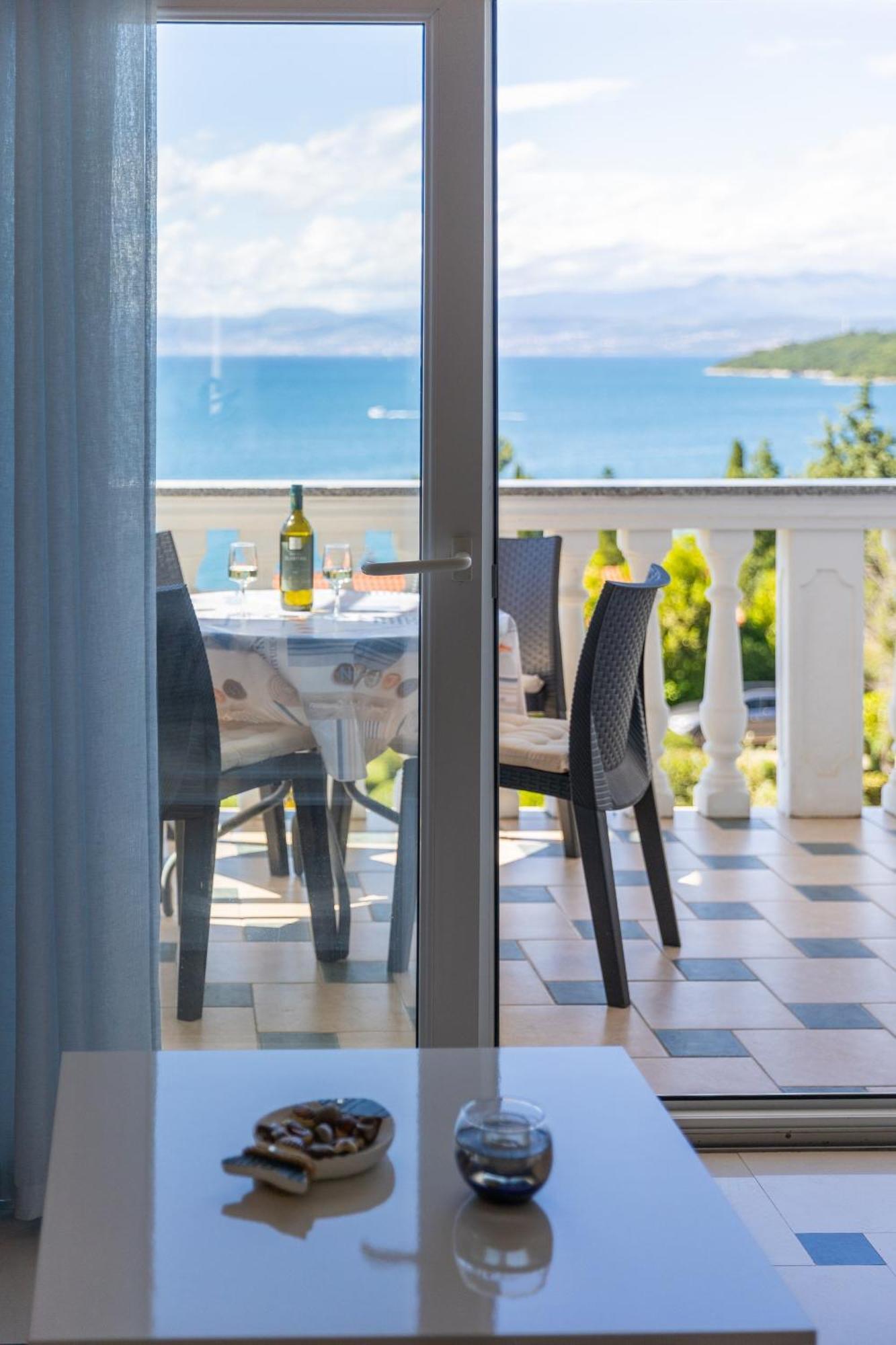 Apartments By The Sea Njivice, Krk - 5296 Habitación foto